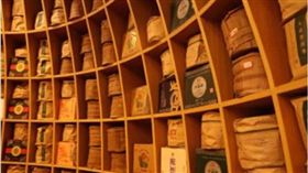 大媽買茶葉不手軟　砸錢狂買「是個比較穩定的投資」　圖／翻攝自微博