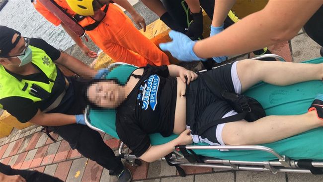 婦心情不佳跳水尋短　民眾拉起無大礙
