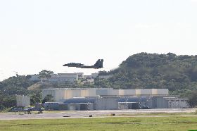 美軍F-15C戰機沖繩南部墜海  飛