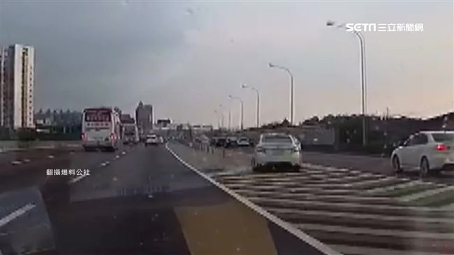 國道螃蟹車再現！橫切3車道進高架