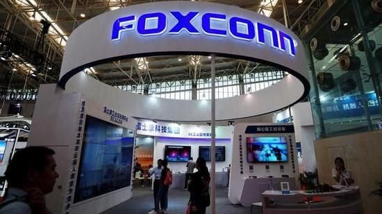 工業富聯盤中跌5.5%　跌破5千億