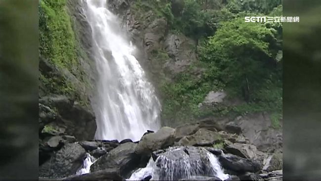 涼山瀑布岩壁濕滑　當心秘境變險境