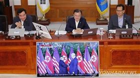 文在寅觀看川金會直播　圖／翻攝自推特