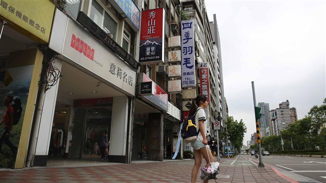 AIT官員一句話　一排全開這種店！