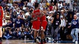 Michael Jordan與Scottie Pippen,流感之戰（圖／取自推特）