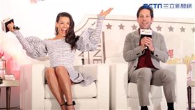 「蟻人與黃蜂女」男女主角保羅路德、伊凡潔琳莉莉來台宣傳，放話要把台北101變台北1。（記者邱榮吉/攝