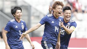 乾貴士（14）貢獻2球帶領日本奪勝。（圖／美聯社／達志影像）