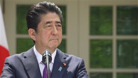 川金會前　安倍搶先會川普日本首相安倍晉三趕在「川金會」前，7日特地造訪華府，他強調，在北韓對非核化有具體作為前，都不該鬆綁經濟制裁。中央社記者鄭崇生華盛頓攝　107年6月8日