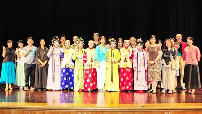 南管戲曲校園推廣　學生演出南管戲曲