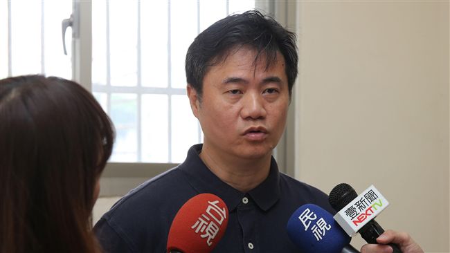 爆讓球員睡倉庫餵跳蚤　教練聲明駁斥