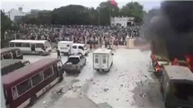 不滿經濟特區法案！平順省發生暴動　越南：將嚴懲帶頭分子　圖／翻攝推特