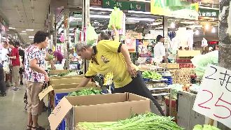 暴雨將來搶菜　青江菜、小白菜漲五成