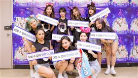 星巴克推特小編是ONCE　引TWICE本尊回應（圖／翻攝自推特）