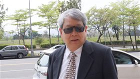 監委陳師孟南下高雄　詢問陳水扁（1）監察委員陳師孟（圖）20日下午與調查官南下，抵達前總統陳水扁位在高雄的住家，詢問陳水扁。中央社記者董俊志攝　107年3月20日