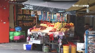 獨／士林夜市坑人水果攤　爆重新開店