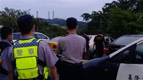 ▲警方到場檢視死亡原因（圖／翻攝自市議員楊石城臉書）