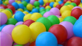 心好疼！被媽媽丟在遊樂場　5歲女「不想吵她逛街」　圖／翻攝 pixabay