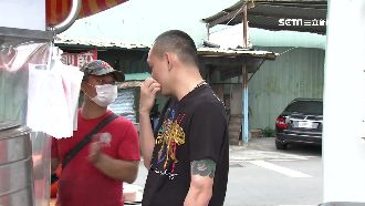 男雙腿全斷賣蔥油餅養家　春風是常客