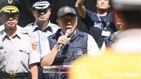 萬安演習，大樓內民眾配合警消救災疏散，台北市長柯文哲前往視導。 （圖／記者林敬旻攝）