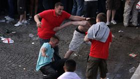 防足球流氓鬧事，英禁逾千名問題人士赴俄。（圖／美聯社／達志影像）