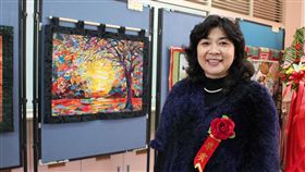 拼布藝術家陳秀月　樂齡活動示範教學金門縣閩南文化協會14日表示，邀請知名拼布藝術家陳秀月（圖）參加「朝山夢土系列－樂齡活動」，她將以「金門花帔」為創意發想，融入金門生態及文化元素，17日示範並指導拼布藝術。（資料照片）　中央社記者黃慧敏攝　107年6月14日