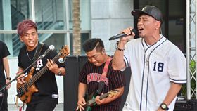 淡水漁人舞台音樂季23日將登場（1）淡水漁人舞台夏日原創音樂季23日將正式登場，要在淡水河畔展現多元樂風與豐富活動，13日舉行活動記者會，邀請BOXING樂團到場演出，為活動暖身。中央社記者黃旭昇新北市攝  107年6月13日