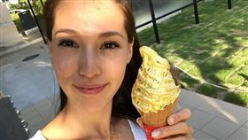 ▲Akemi與男友會熬夜看世足。（圖／翻攝自臉書）
