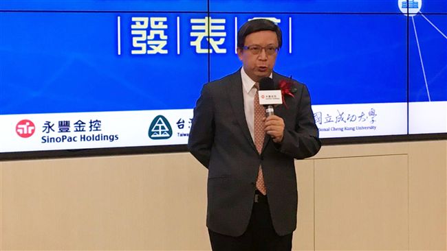 被股東批外行　金控董座：我來做事的