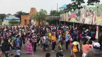 連假遇雨恐塞！動物園推五毒展不怕淋