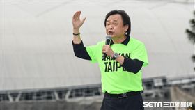 姚文智機蛋大遊行，台北市議員王世堅上台支持。 （圖／記者林敬旻攝）