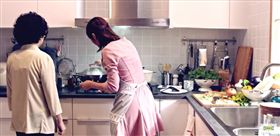 婆媳、婆婆媳婦、煮飯示意圖／翻攝自IKEA Taiwan 宜家家居YouTube
https://www.youtube.com/watch?v=07bS6WwBe9E