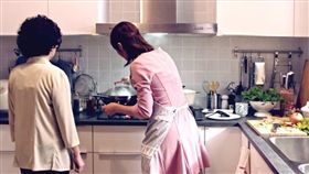 婆媳、婆婆媳婦、煮飯示意圖／翻攝自IKEA Taiwan 宜家家居YouTube
https://www.youtube.com/watch?v=07bS6WwBe9E