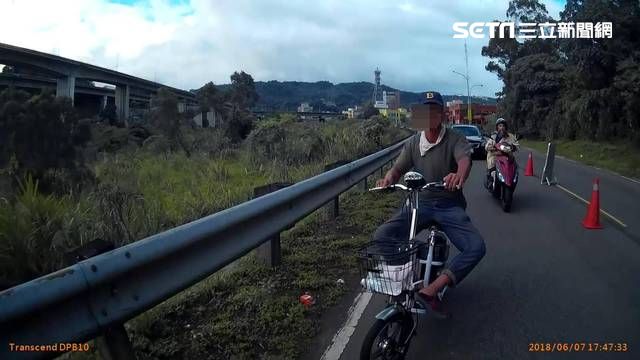 酒駕騎電動鐵馬被移送！嗆警社會病了