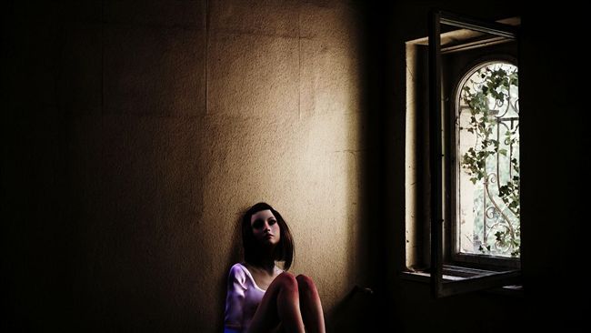 女拍拖觸怒家人！遭裸體鎖床20年