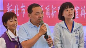 文大宿舍爭議　侯友宜：若有問題太太願解約國民黨新北市長參選人侯友宜妻子的家族祖產租給中國文化大學當宿舍「大群館」，引發外界關注。侯友宜（中）16日上午出席活動受訪表示，如果北市府檢查認為建築物有問題，太太願意解約。中央社記者黃旭昇攝　107年6月16日