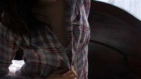 -偷吃-外遇-上床-Kayla Kandzorra-https://www.flickr.com/photos/calleephoto/4524113693/