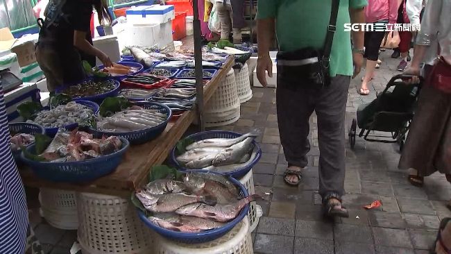魚殺好！大嬸「去頭去尾秤重」老闆嗆1句