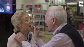 夫妻,化妝,視力,失明,愛爾蘭,Des Monahan,Mona Monahan／YouTube