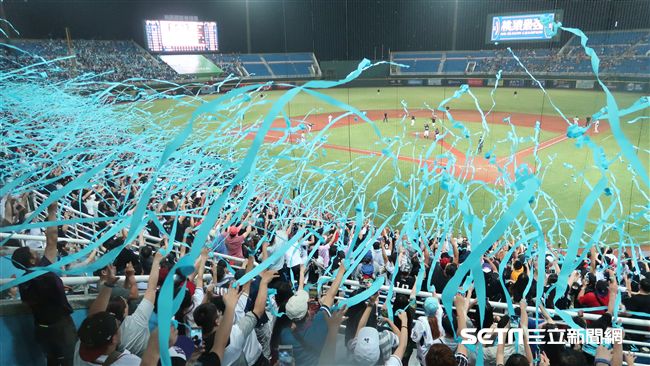 Lamigo桃猿拿下上半季冠軍。（圖／記者王怡翔攝）