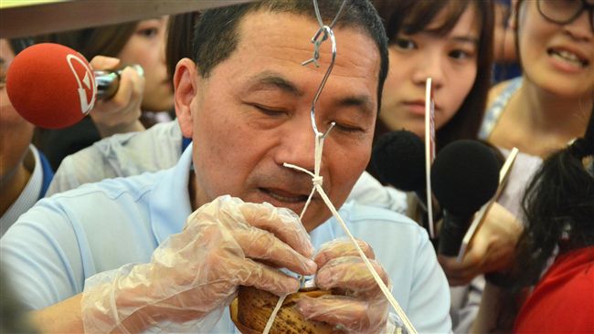 侯妻投資又昱公司　與文大宿舍同地址