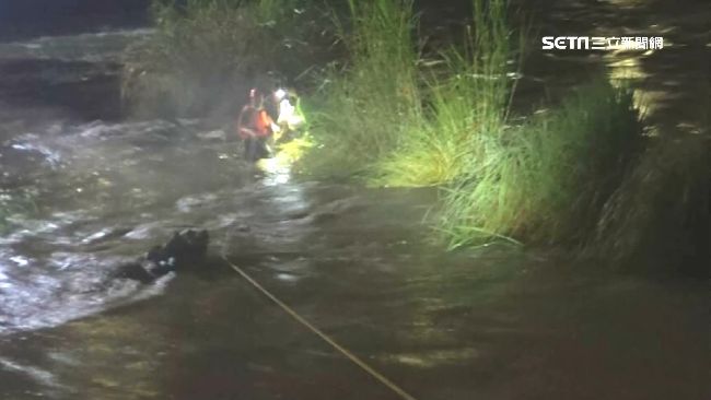 2釣客不知溪水暴漲　困沙洲成功獲救