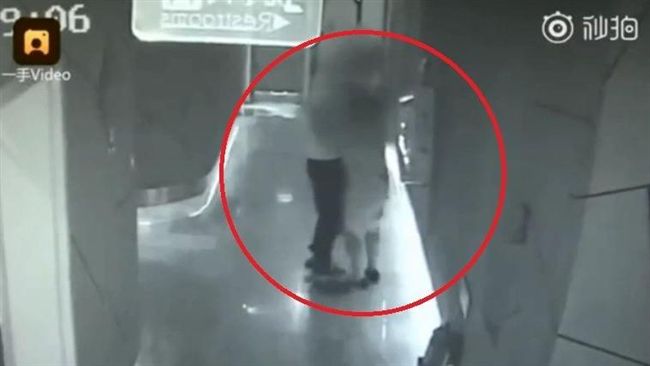 唱歌太無聊…她找服務生陪聊被撿屍