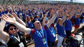 對於世足賽，冰島民眾總動員。（圖／路透／達志影像）