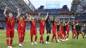 比利時在獲勝後向全場球迷們致謝。（圖／美聯社／達志影像）