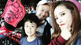 黃美珍與老公張瑞哲一同赴美旅遊探親。（圖／翻攝自臉書）