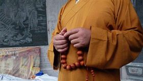 -和尚-僧侶-出家-▲圖／攝影者Christopher, Tania and Isabelle Luna, flickr CC License （https://www.flickr.com/photos/the_luna/3935753982/）