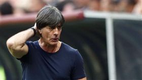 爆冷敗給墨西哥，德教頭和子弟兵坦承踢得爛。（圖／美聯社／達志影像）