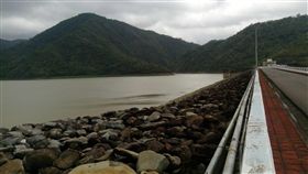 屏東牡丹水庫調節性放水位於屏東縣牡丹鄉的牡丹水庫水位因近日豐沛雨量驟升，經濟部水利署南區水資源局為確保水庫運作安全，18日下午4時預計進行調節性放水。（南區水資源局提供）中央社記者楊思瑞傳真　107年6月18日