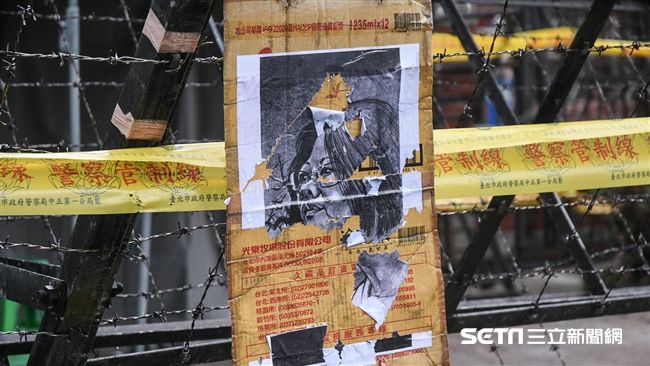 八百壯士砸百顆水球、雞蛋　就地解散