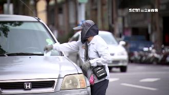 日盯70車位　開單員10秒快手開單